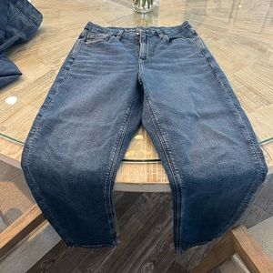 American Eagle curvy Mom Jean size 8 short
